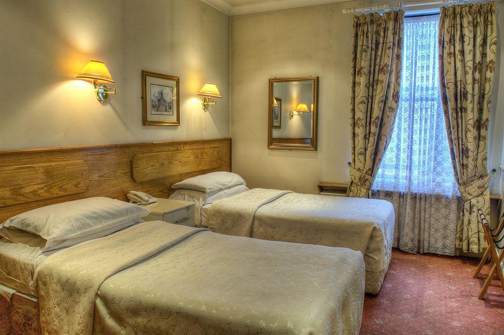 דבלין Dergvale Hotel מראה חיצוני תמונה